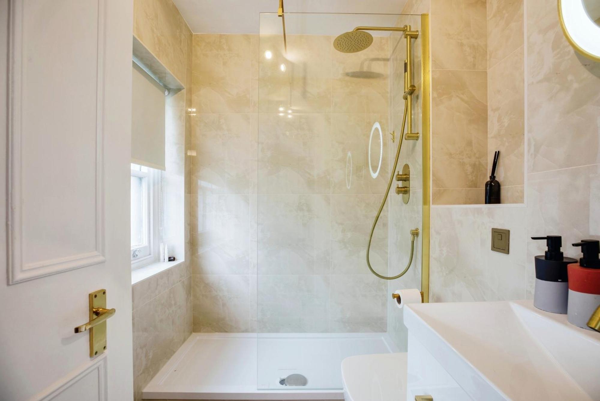 לונדון A Stunning Apartment In Paddington מראה חיצוני תמונה